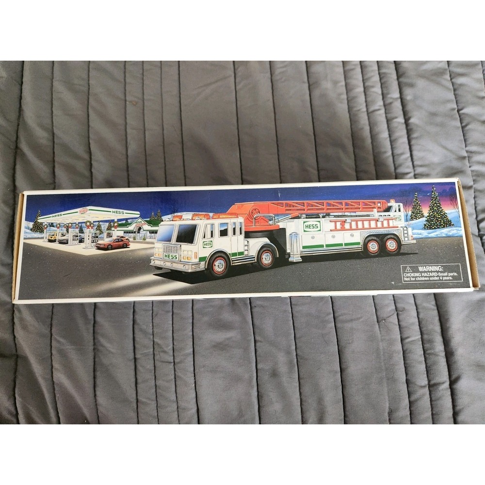 HESS 2000 FIRETRUCK  BRAND NEW Original Packaging